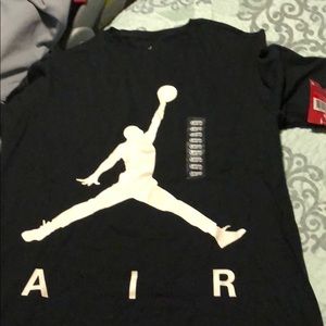 Jordan tee size L